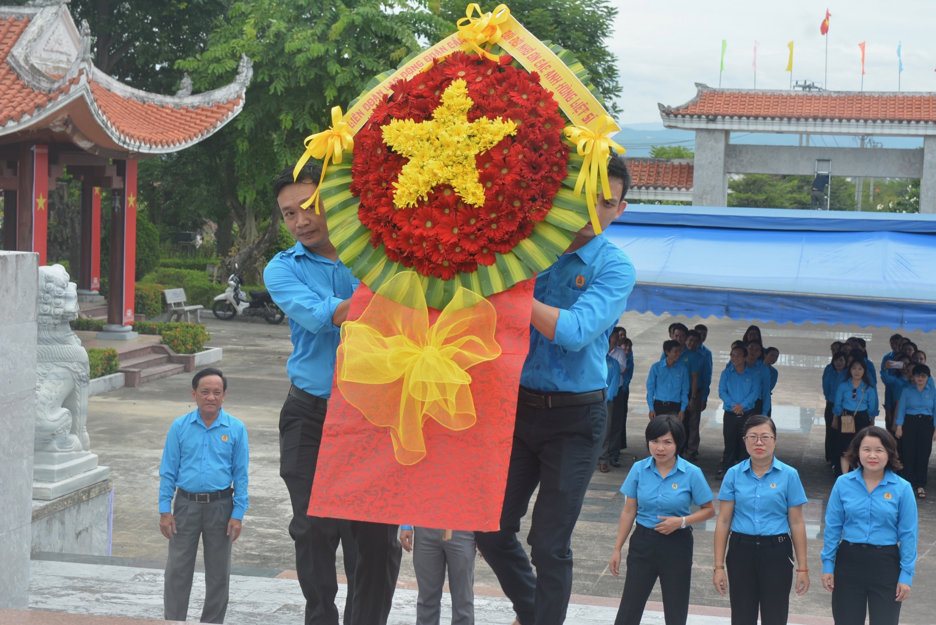 Đà Nẵng: Công đoàn dâng hương tưởng nhớ các Anh hùng Liệt sĩ