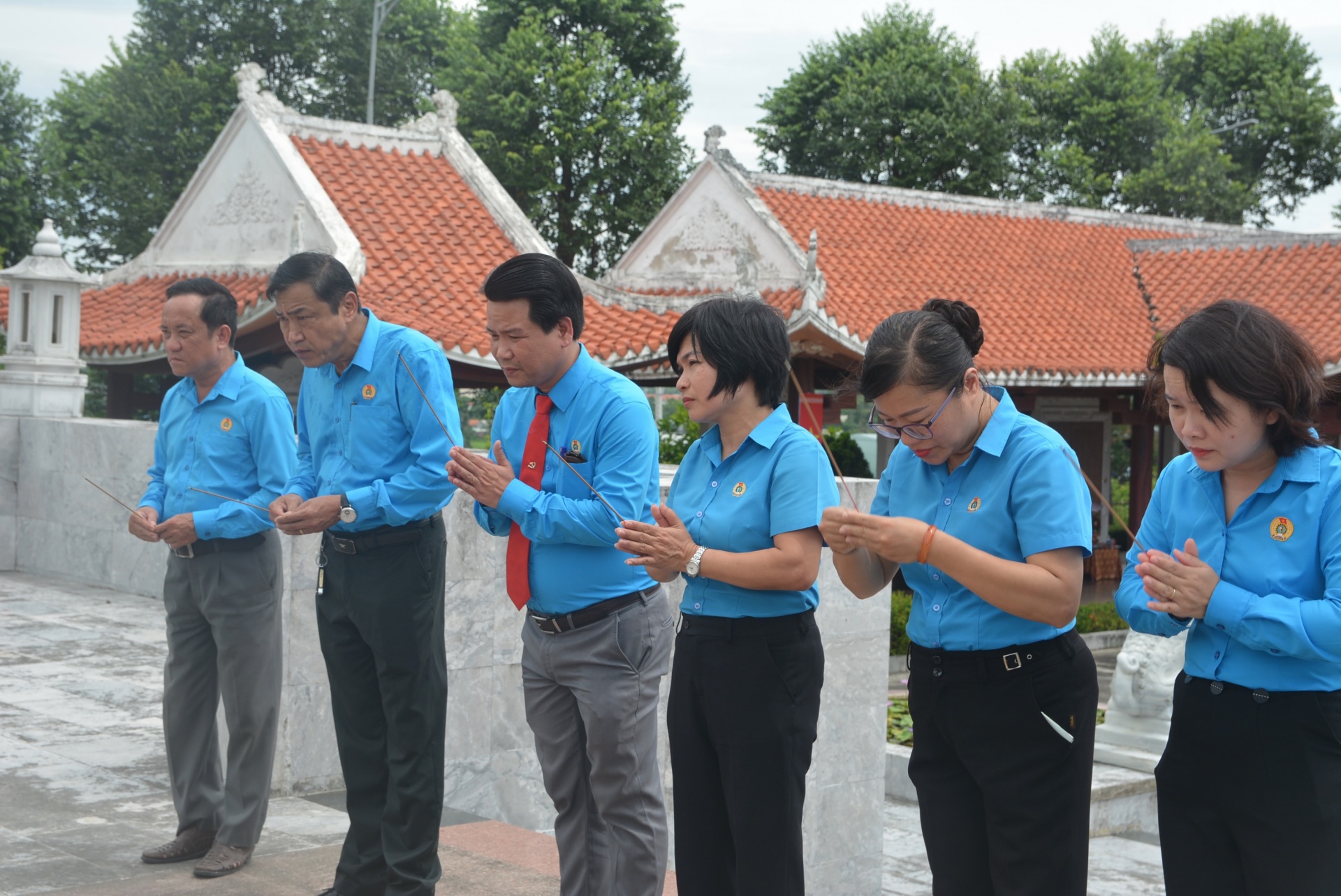 Đà Nẵng: Công đoàn dâng hương tưởng nhớ các Anh hùng Liệt sĩ