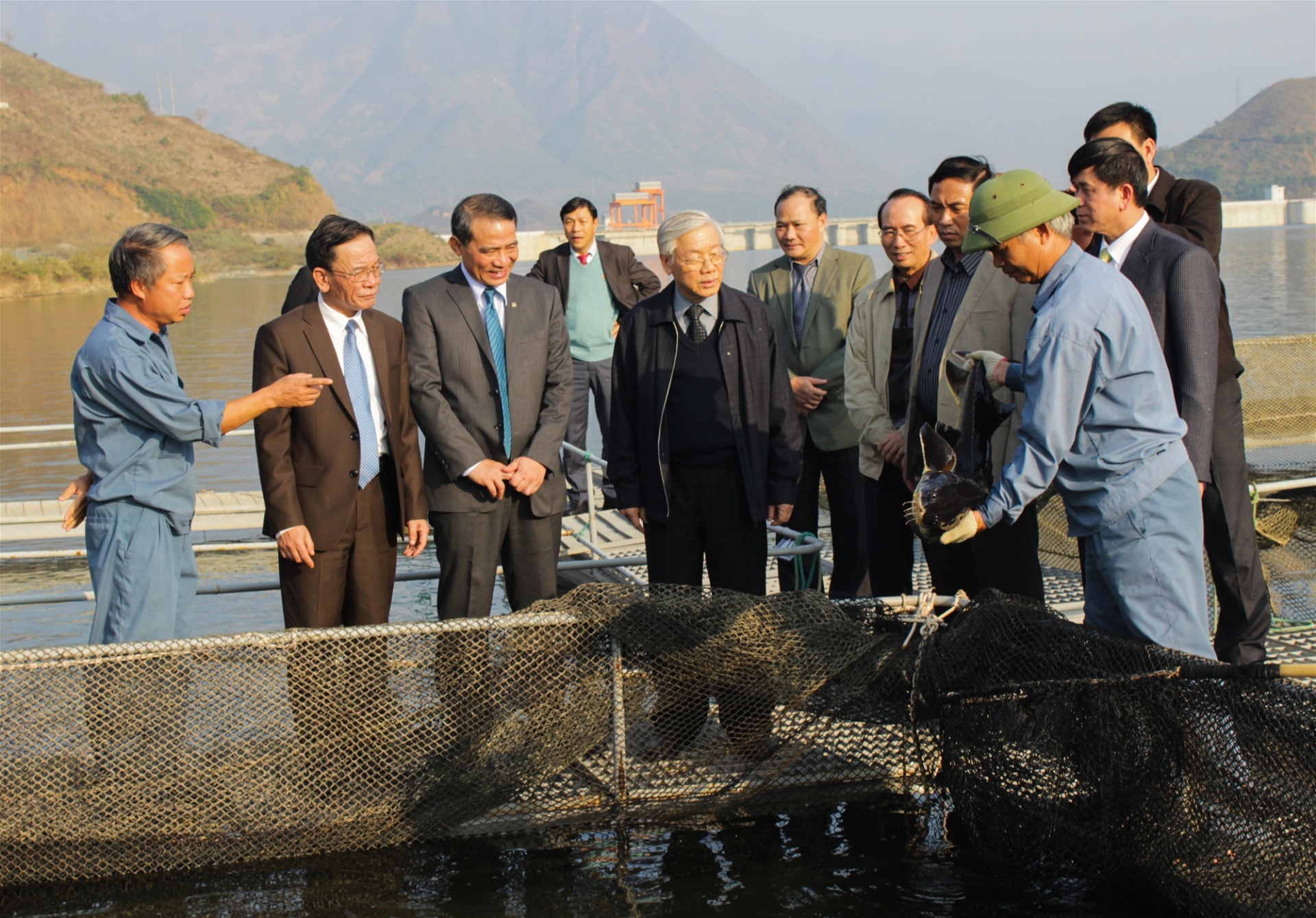 Cán bộ công nhân viên ngành Điện nhớ thương Tổng Bí thư Nguyễn Phú Trọng