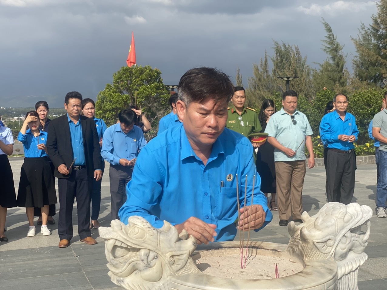 Lãnh đạo Công đoàn khắp mọi miền chung một niềm thương tiếc Tổng Bí thư Nguyễn Phú Trọng Lãnh đạo Công đoàn khắp mọi miền chung một niềm thương tiếc Tổng Bí thư Nguyễn Phú Trọng