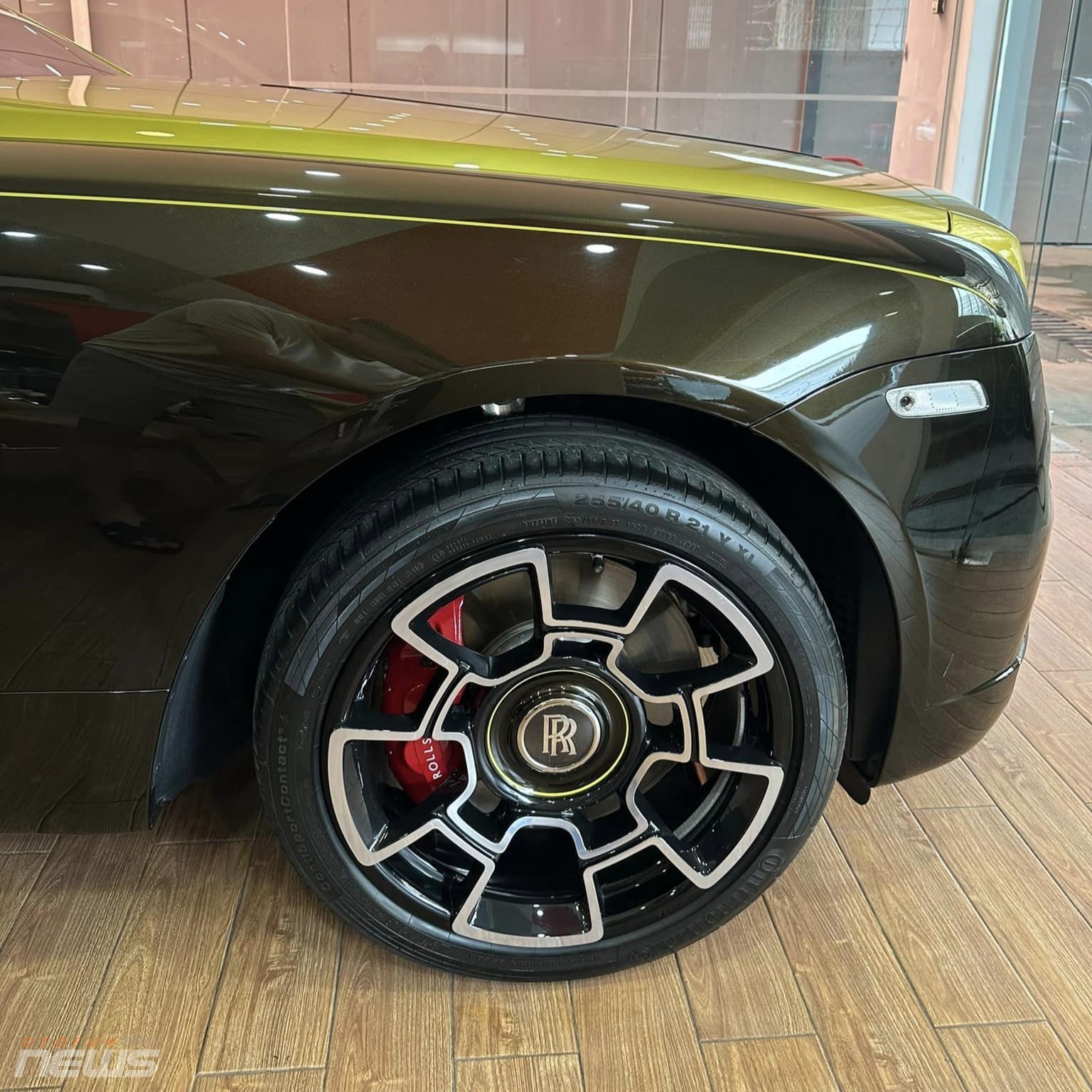 Bắt gặp Rolls-Royce Wraith 'độc nhất thế giới' tại Việt Nam Bắt gặp Rolls-Royce Wraith 'độc nhất thế giới' tại Việt Nam