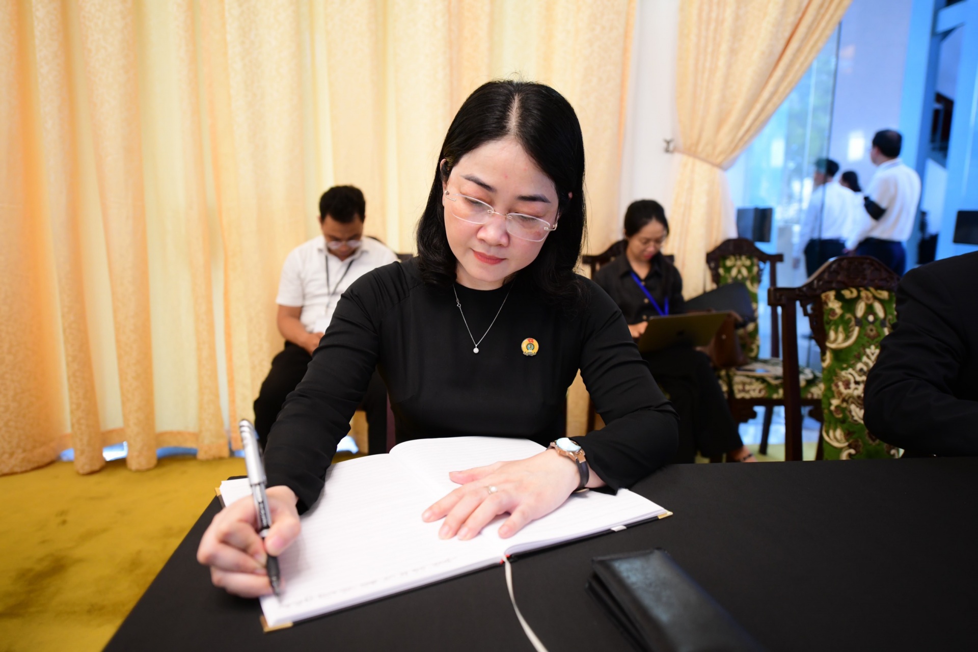 Công nhân, người lao động, cán bộ công đoàn khắp mọi miền bày tỏ tiếc thương Tổng Bí thư Nguyễn Phú Trọng