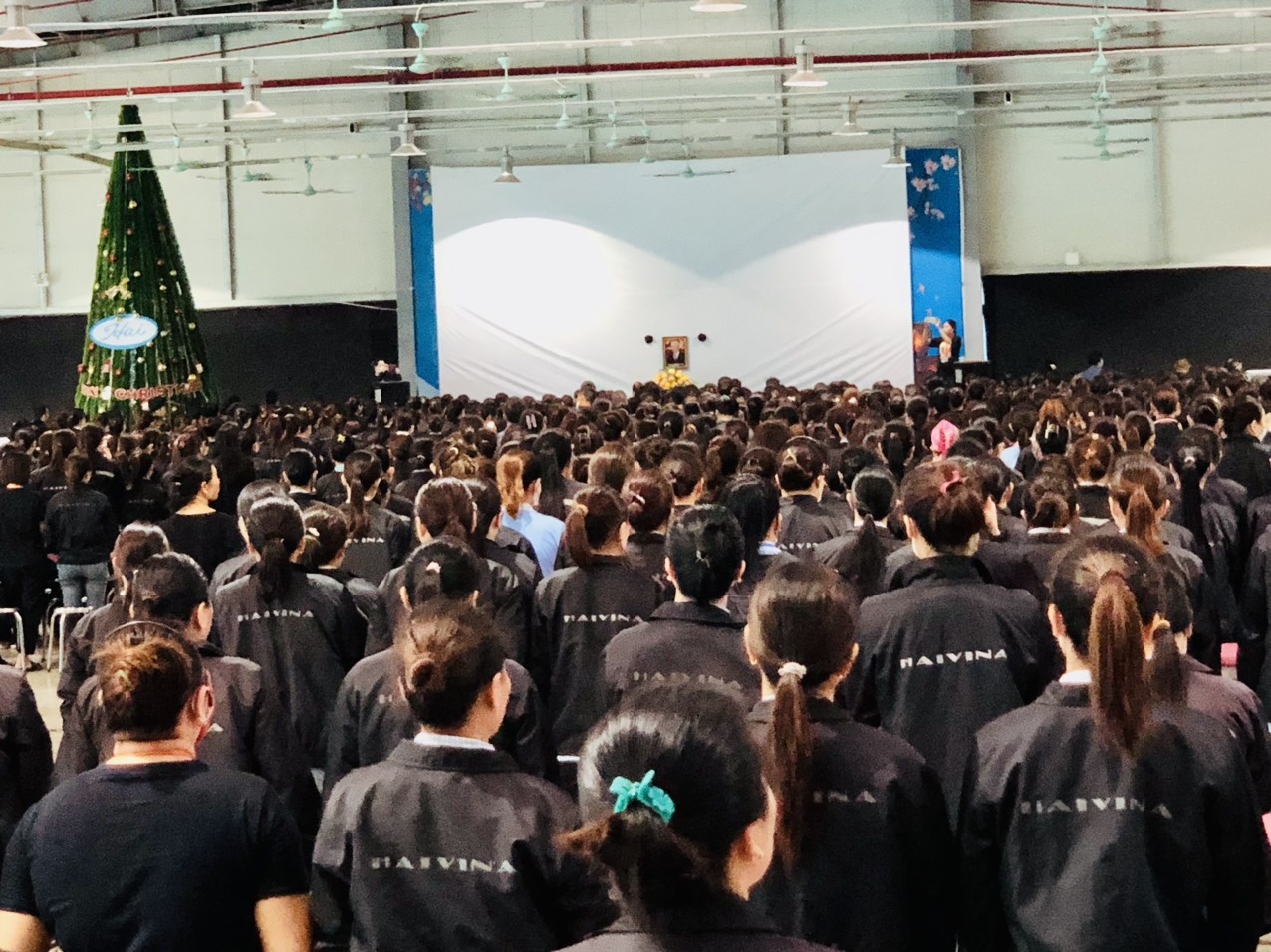 TP HCM: Từng đoàn người nối nhau chờ viếng Tổng Bí thư Nguyễn Phú Trọng