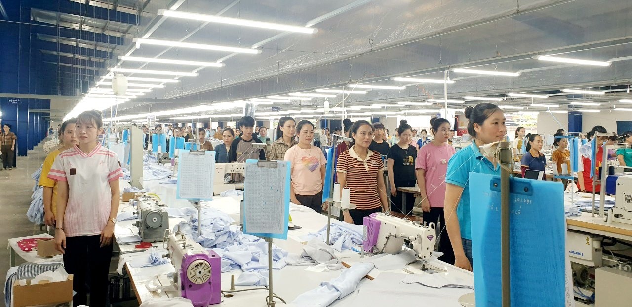 TP HCM: Từng đoàn người nối nhau chờ viếng Tổng Bí thư Nguyễn Phú Trọng