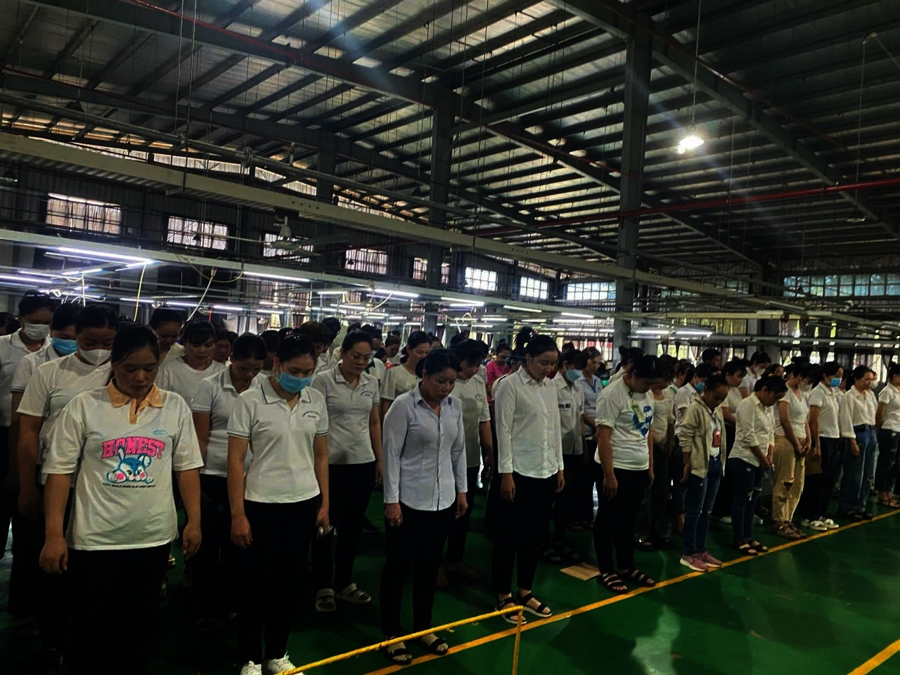 TP HCM: Từng đoàn người nối nhau chờ viếng Tổng Bí thư Nguyễn Phú Trọng