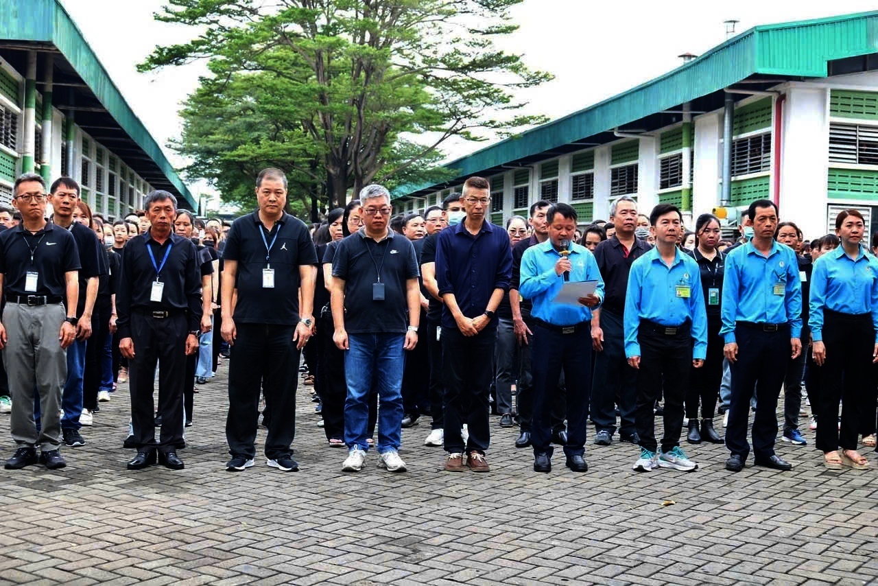 TP HCM: Từng đoàn người nối nhau chờ viếng Tổng Bí thư Nguyễn Phú Trọng