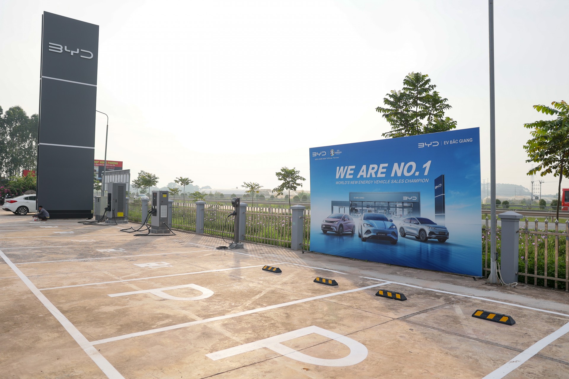 BYD đầu tư phát triển hệ sinh thái xe năng lượng mới cho người Việt BYD đầu tư phát triển hệ sinh thái xe năng lượng mới cho người Việt