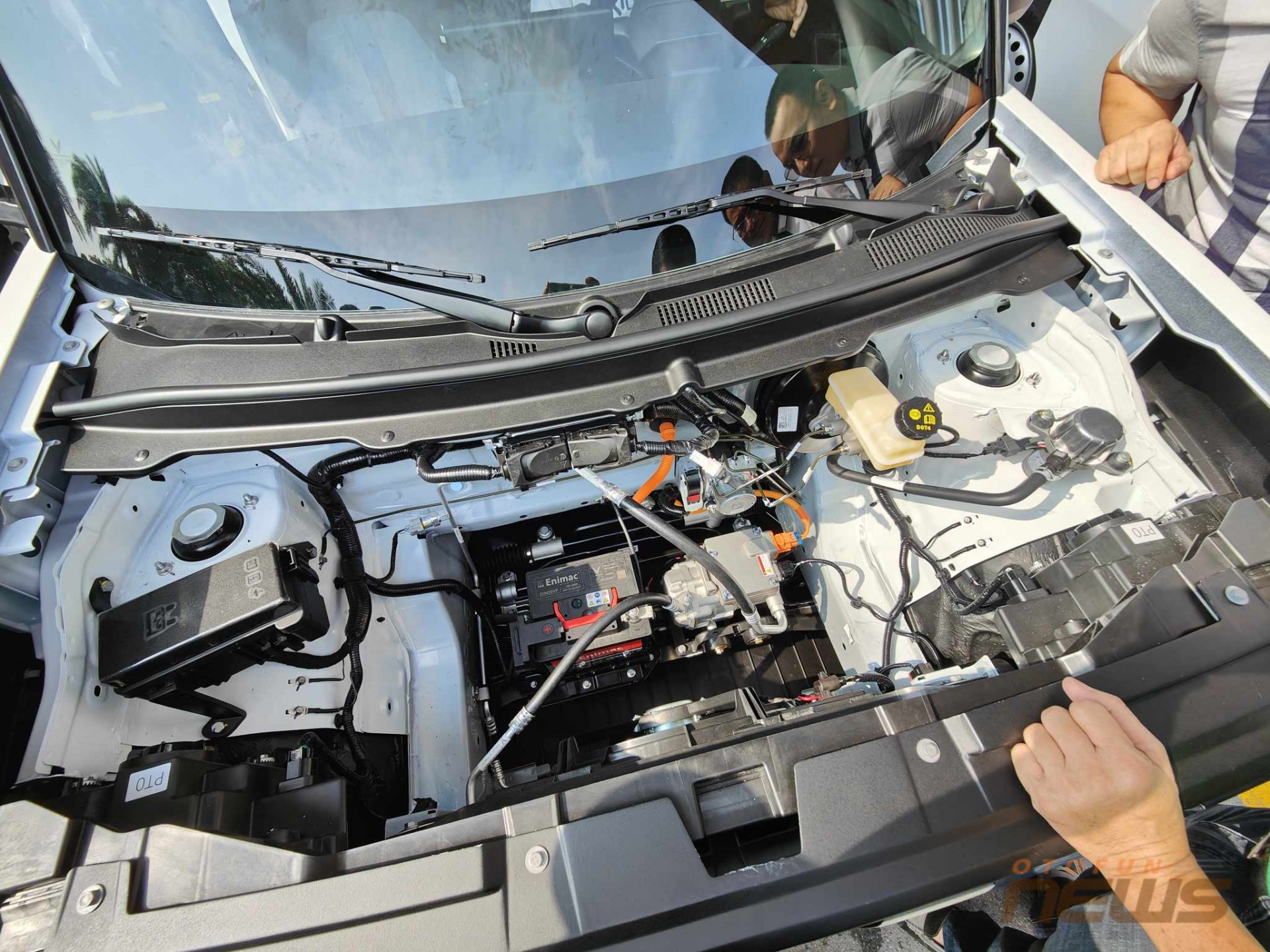 Cận cảnh bản thương mại VinFast VF 3: Có gì đặc biệt ở mẫu xe điện giá rẻ này? Cận cảnh bản thương mại VinFast VF 3: Có gì đặc biệt ở mẫu xe điện giá rẻ này?