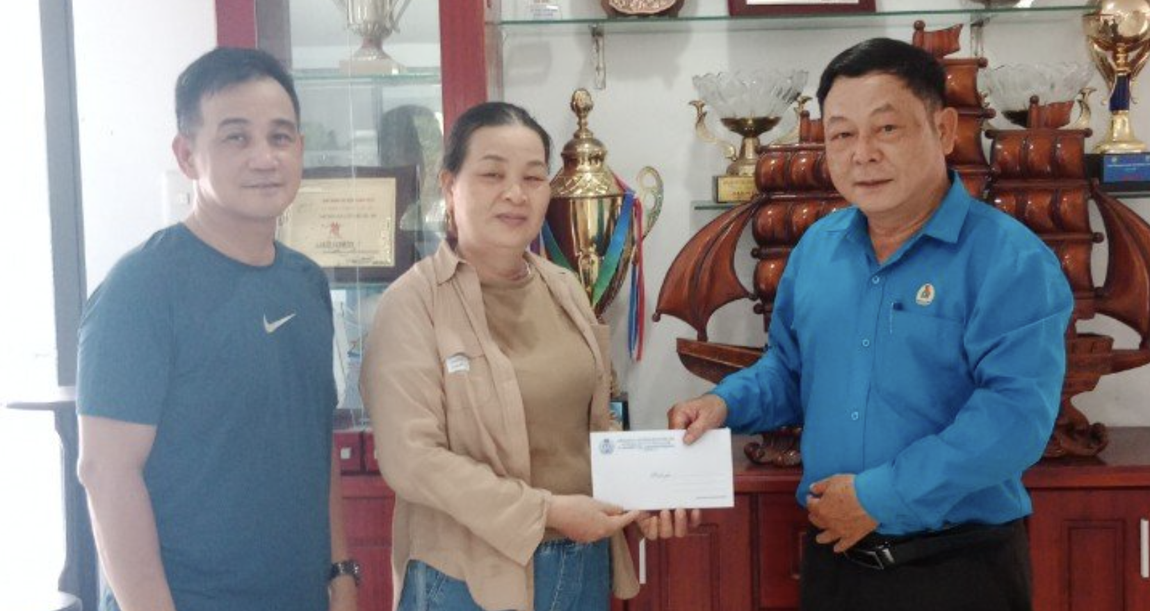 Nguyễn Thị Hoa đoàn viên CĐCS DNTN Thắng Lợi Nguyễn Thị Hoa đoàn viên CĐCS DNTN Thắng Lợi