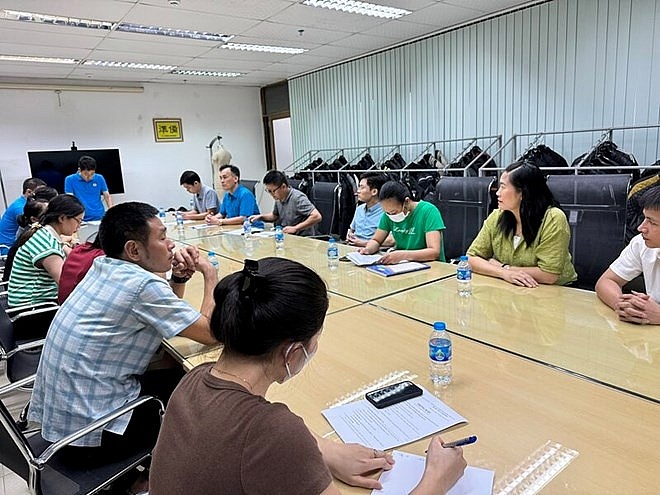 Không đồng tình Giám đốc xưởng tự quyết định sản lượng của các tổ khi lương tăng Không đồng tình Giám đốc xưởng tự quyết định sản lượng của các tổ khi lương tăng