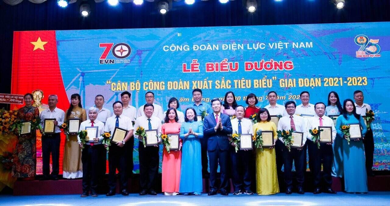 Công đoàn Điện lực Việt Nam thi đua Công đoàn Điện lực Việt Nam thi đua
