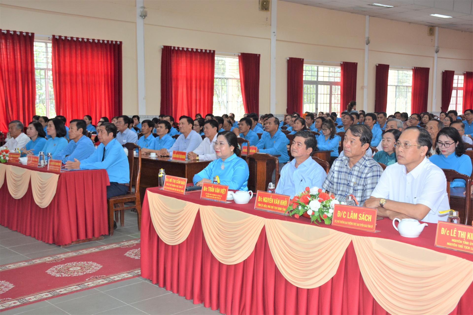 Gặp mặt cán bộ công đoàn và biểu dương cán bộ CĐCS tiêu biểu tỉnh Sóc Trăng Gặp mặt cán bộ công đoàn và biểu dương cán bộ CĐCS tiêu biểu tỉnh Sóc Trăng