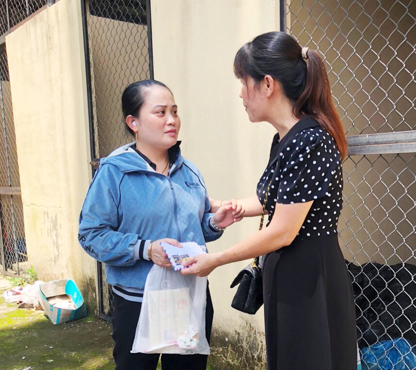 Công đoàn thăm hỏi, động viên gia đình các nạn nhân trong vụ nổ ở Công ty TNHH LC Buffalo, Bình Phước Công đoàn thăm hỏi, động viên gia đình các nạn nhân trong vụ nổ ở Công ty TNHH LC Buffalo, Bình Phước