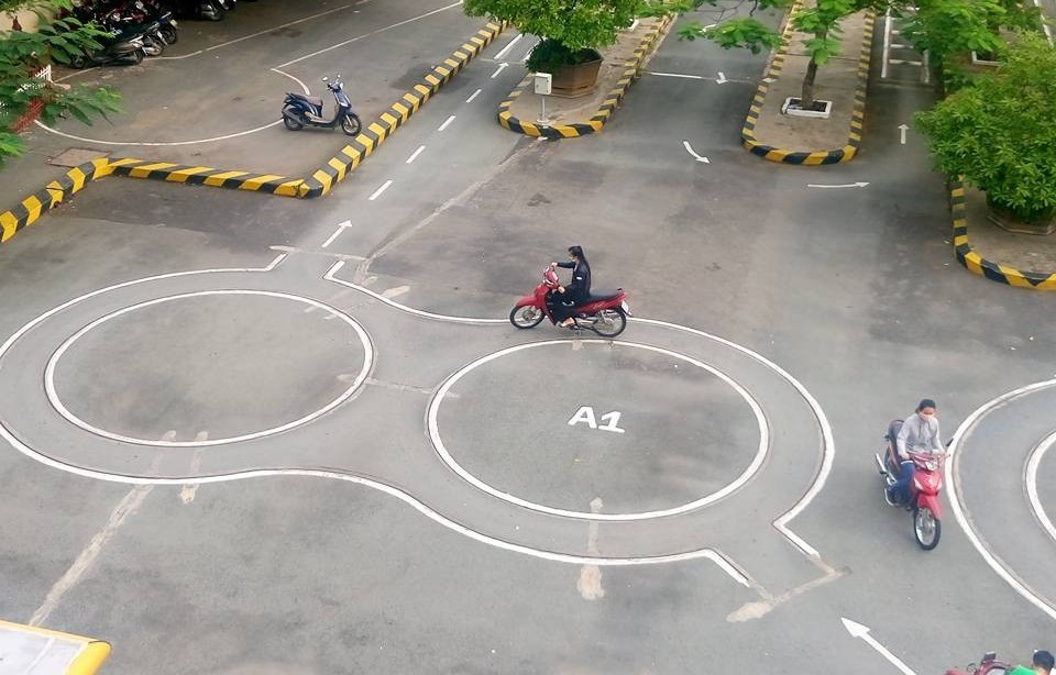 Luật mới lệ phí thi bằng lái xe A1 là bao nhiêu? Luật mới lệ phí thi bằng lái xe A1 là bao nhiêu?