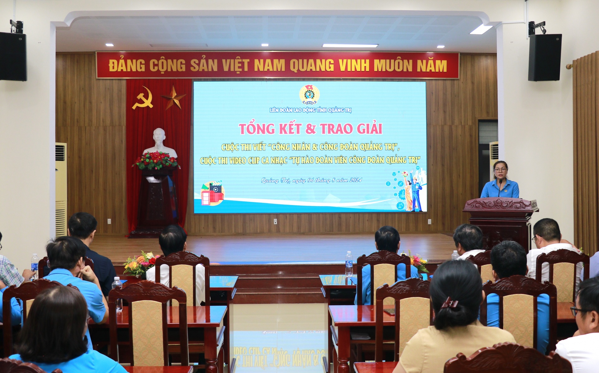 Cuộc thi viết “Công nhân và Công đoàn Quảng Trị” khép lại với kết quả vượt mong đợi Cuộc thi viết “Công nhân và Công đoàn Quảng Trị” khép lại với kết quả vượt mong đợi
