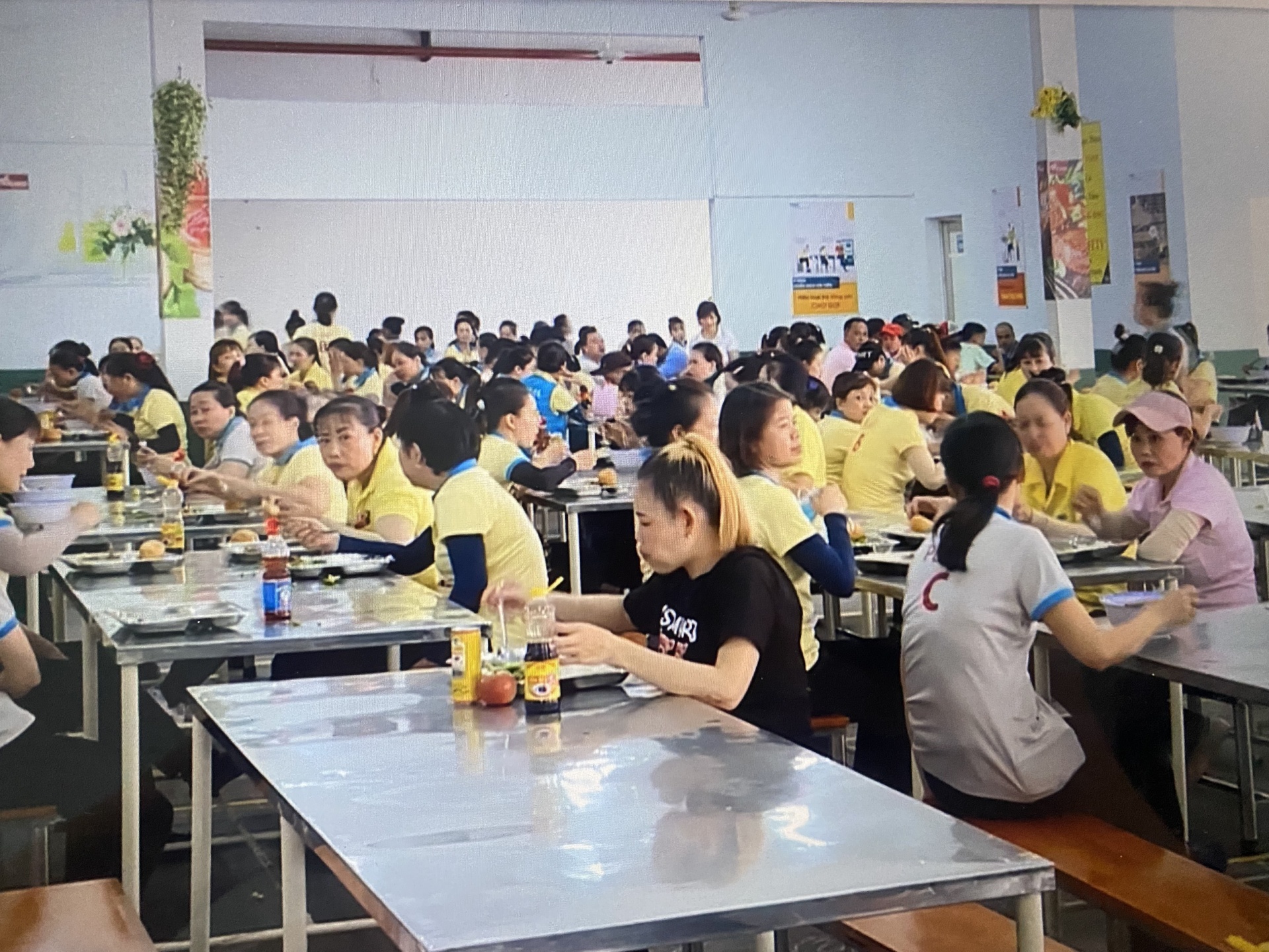 Đồng Nai: “Bữa cơm Công đoàn” gắn kết tình thân công đoàn, doanh nghiệp và người lao động Đồng Nai: “Bữa cơm Công đoàn” gắn kết tình thân công đoàn, doanh nghiệp và người lao động