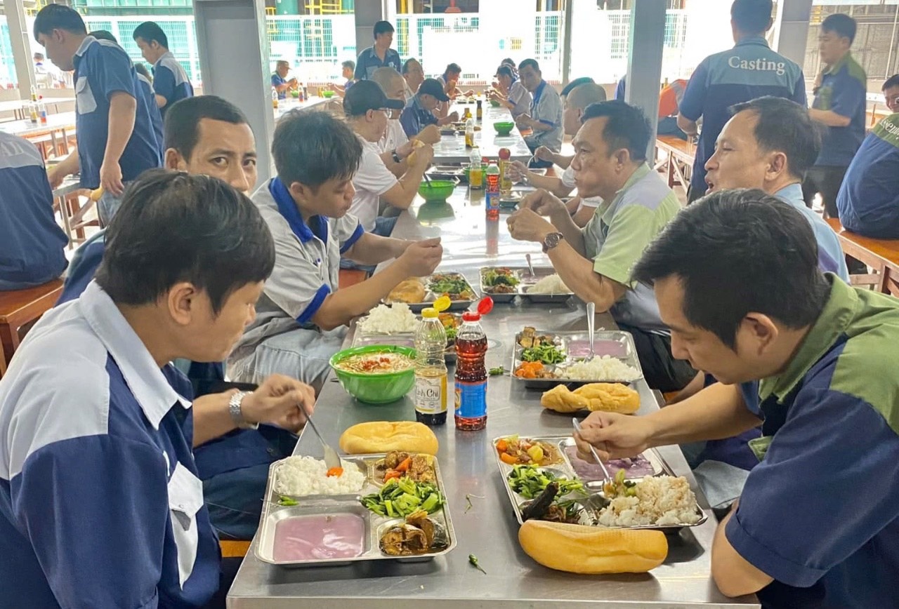 Đồng Nai: “Bữa cơm Công đoàn” gắn kết tình thân công đoàn, doanh nghiệp và người lao động Đồng Nai: “Bữa cơm Công đoàn” gắn kết tình thân công đoàn, doanh nghiệp và người lao động