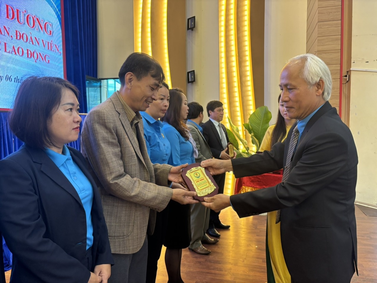 Tuyên dương 95 “Hoa thắm” trong “Vườn hoa Công đoàn” ở Đà Lạt