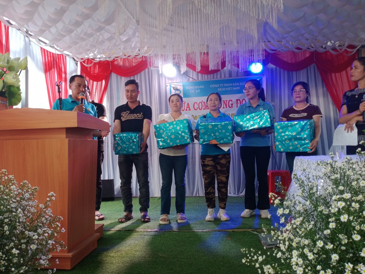 Ấm tình “Bữa cơm Công đoàn” ở “Doanh nghiệp vì người lao động” tiêu biểu