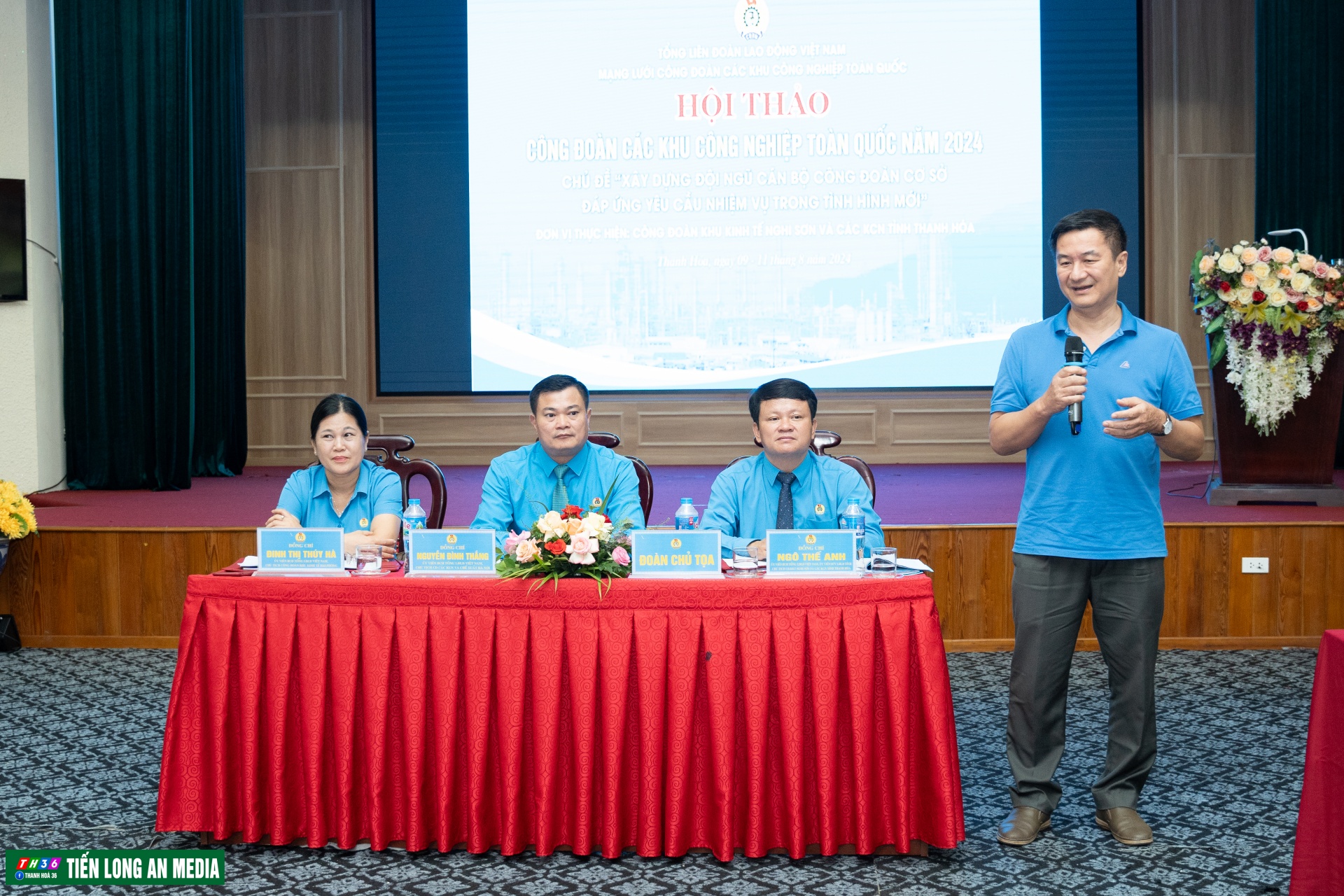 Nhiều thách thức trong việc xây dựng đội ngũ cán bộ công đoàn cơ sở trong tình hình mới Nhiều thách thức trong việc xây dựng đội ngũ cán bộ công đoàn cơ sở trong tình hình mới