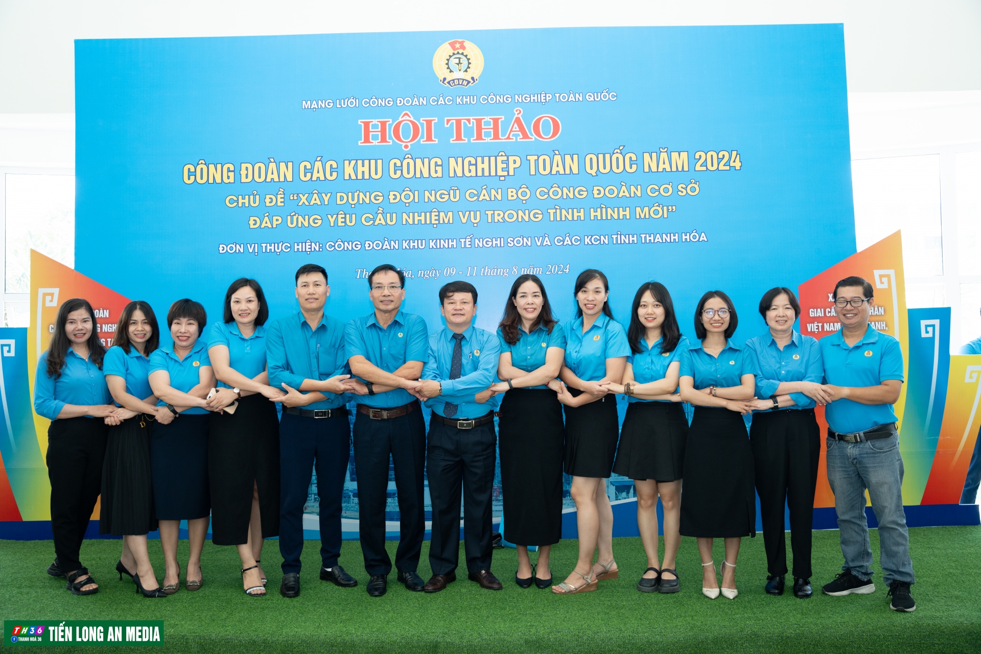 Nhiều thách thức trong việc xây dựng đội ngũ cán bộ công đoàn cơ sở trong tình hình mới Nhiều thách thức trong việc xây dựng đội ngũ cán bộ công đoàn cơ sở trong tình hình mới