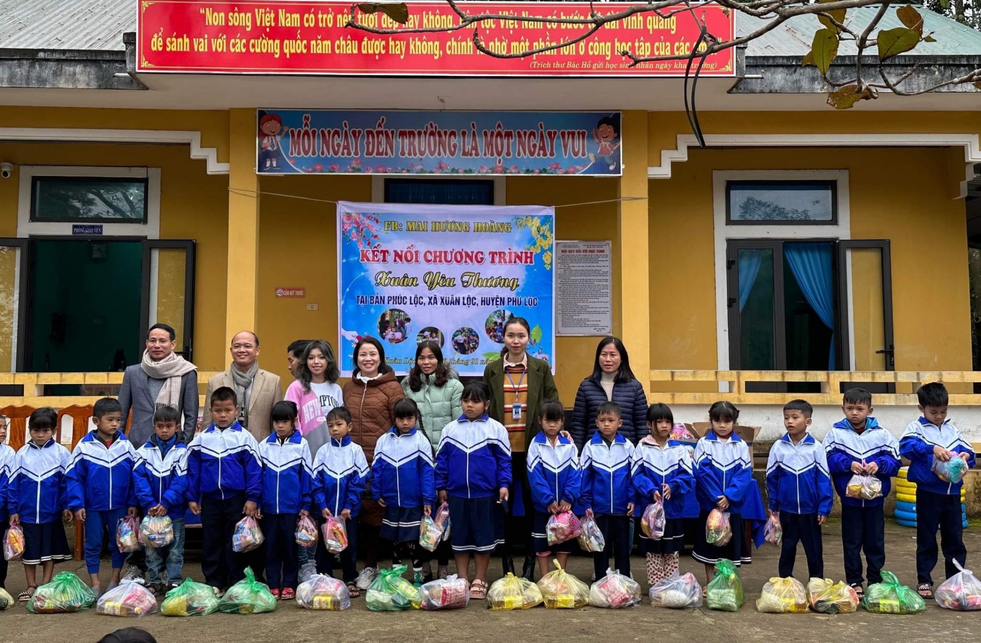 Hoàng Thị Mai Hương - cô giáo chăm làm việc thiện nguyện