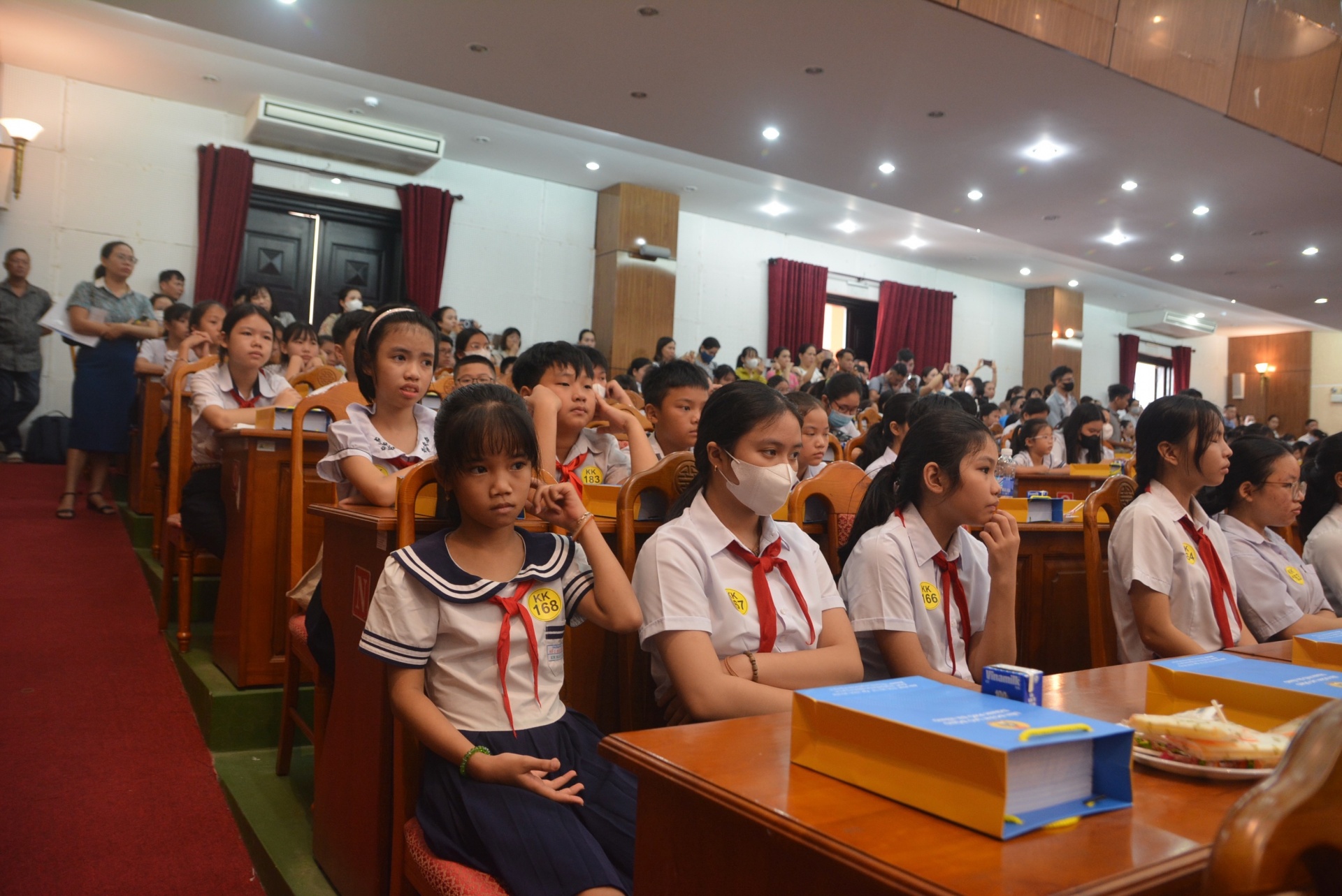 Đà Nẵng: Công đoàn tuyên dương, trao học bổng gần 500 triệu đồng cho con công nhân, viên chức, lao động