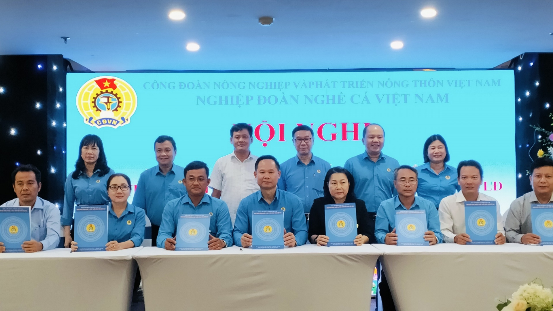 Nghiệp đoàn nghề cá Việt Nam: 10 năm hỗ trợ tối đa đoàn viên, ngư dân bám biển Nghiệp đoàn nghề cá Việt Nam: 10 năm hỗ trợ tối đa đoàn viên, ngư dân bám biển