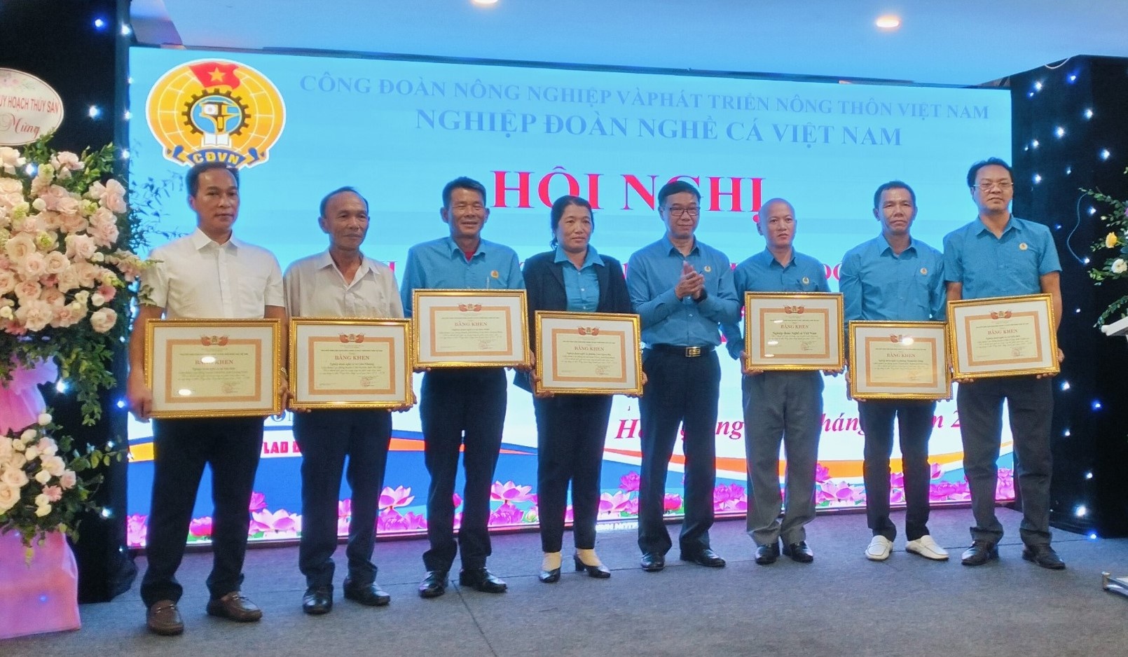 Nghiệp đoàn nghề cá Việt Nam: 10 năm hỗ trợ tối đa đoàn viên, ngư dân bám biển Nghiệp đoàn nghề cá Việt Nam: 10 năm hỗ trợ tối đa đoàn viên, ngư dân bám biển