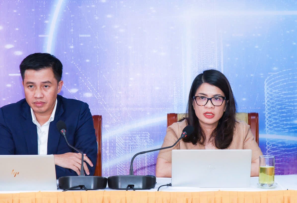 TV.HĐQT Phạm Thị Thanh Hoài (bên phải) chủ trì Hội nghị cập nhật KQKD Quý II/2024 TV.HĐQT Phạm Thị Thanh Hoài (bên phải) chủ trì Hội nghị cập nhật KQKD Quý II/2024