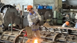 Từ người thợ dè dặt đến công nhân giỏi Thủ đô