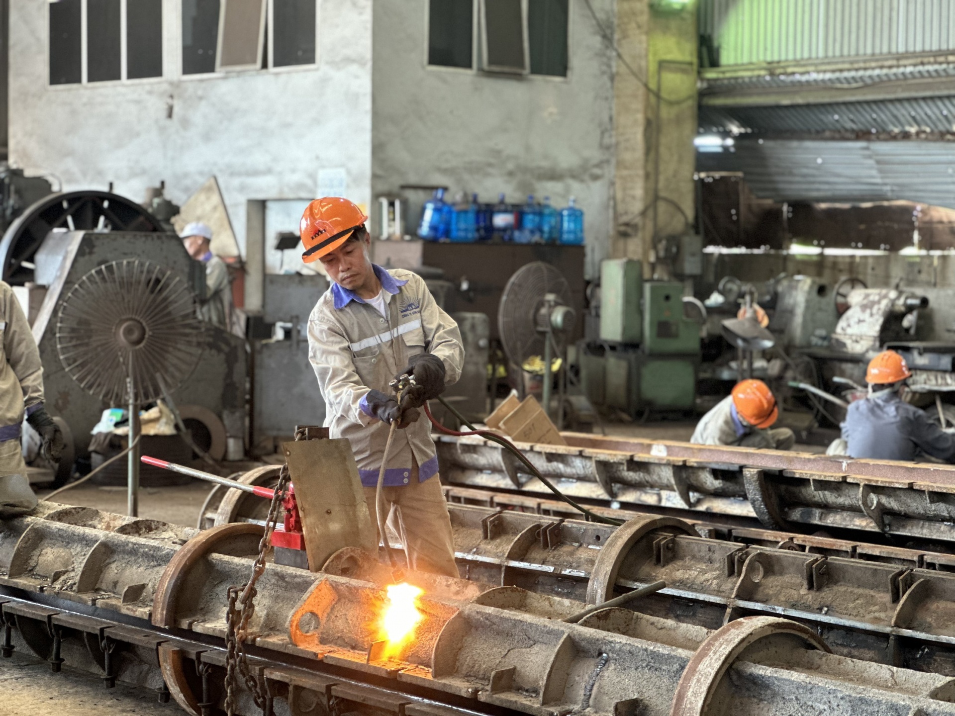 Từ người thợ dè dặt đến công nhân giỏi Thủ đô Từ người thợ dè dặt đến công nhân giỏi Thủ đô