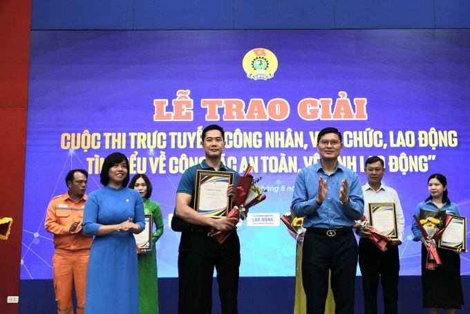 Để đoạt giải cuộc thi trực tuyến cần tìm hiểu văn bản pháp luật và có câu chuyện thực tế Để đoạt giải cuộc thi trực tuyến cần tìm hiểu văn bản pháp luật và có câu chuyện thực tế