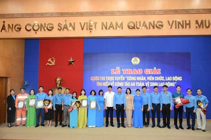 Để đoạt giải cuộc thi trực tuyến cần tìm hiểu văn bản pháp luật và có câu chuyện thực tế Để đoạt giải cuộc thi trực tuyến cần tìm hiểu văn bản pháp luật và có câu chuyện thực tế