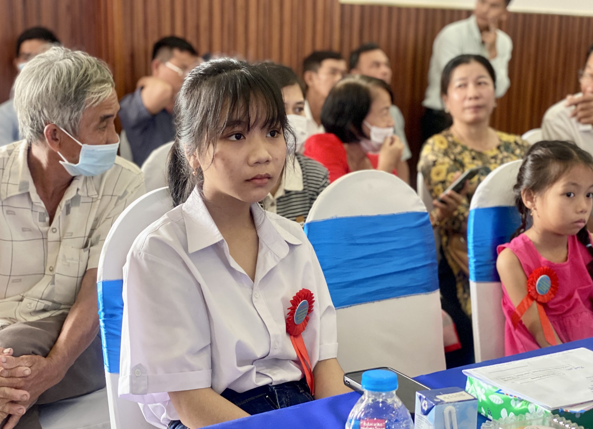 Long An: Trao học bổng cho 229 học sinh con đoàn viên, NLĐ vượt khó học giỏi