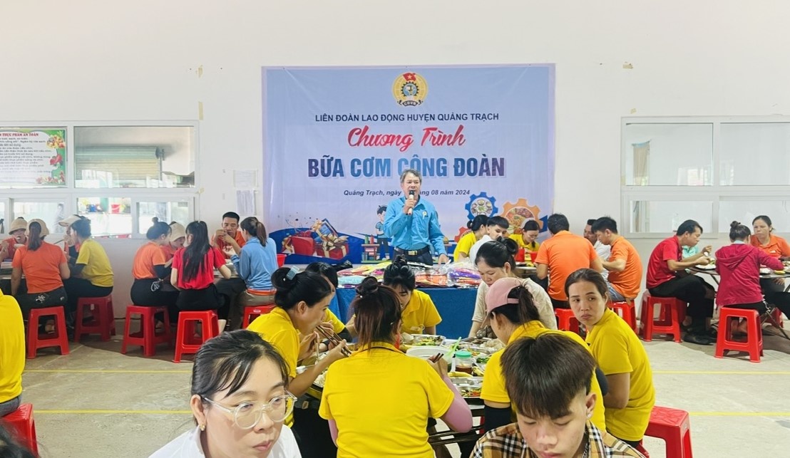 “Bữa cơm Công đoàn” ở Quảng Bình: triển khai hiệu quả, tạo dấu ấn tổ chức Công đoàn “Bữa cơm Công đoàn” ở Quảng Bình: triển khai hiệu quả, tạo dấu ấn tổ chức Công đoàn