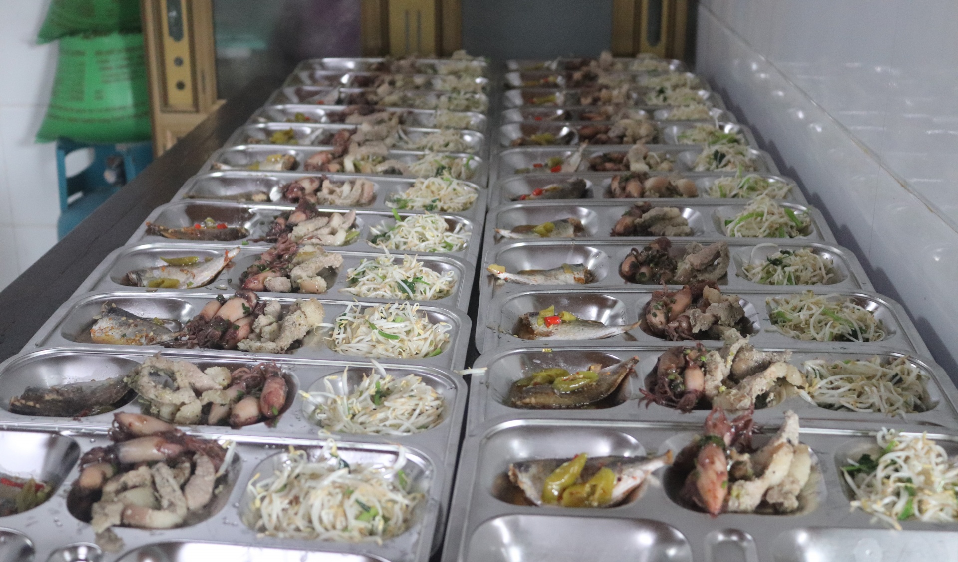 “Bữa cơm Công đoàn” ở Quảng Bình: triển khai hiệu quả, tạo dấu ấn tổ chức Công đoàn “Bữa cơm Công đoàn” ở Quảng Bình: triển khai hiệu quả, tạo dấu ấn tổ chức Công đoàn