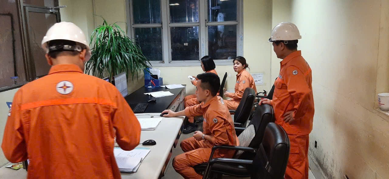 Tổng kết phong trào thi đua giảm sự cố, đảm bảo sẵn sàng phát điện giai đoạn mùa khô Tổng kết phong trào thi đua giảm sự cố, đảm bảo sẵn sàng phát điện giai đoạn mùa khô