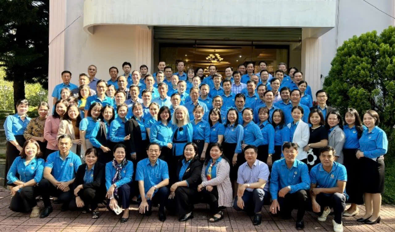 Cán bộ công đoàn cần hiểu biết về dinh dưỡng, an toàn thực phẩm bữa ăn ca