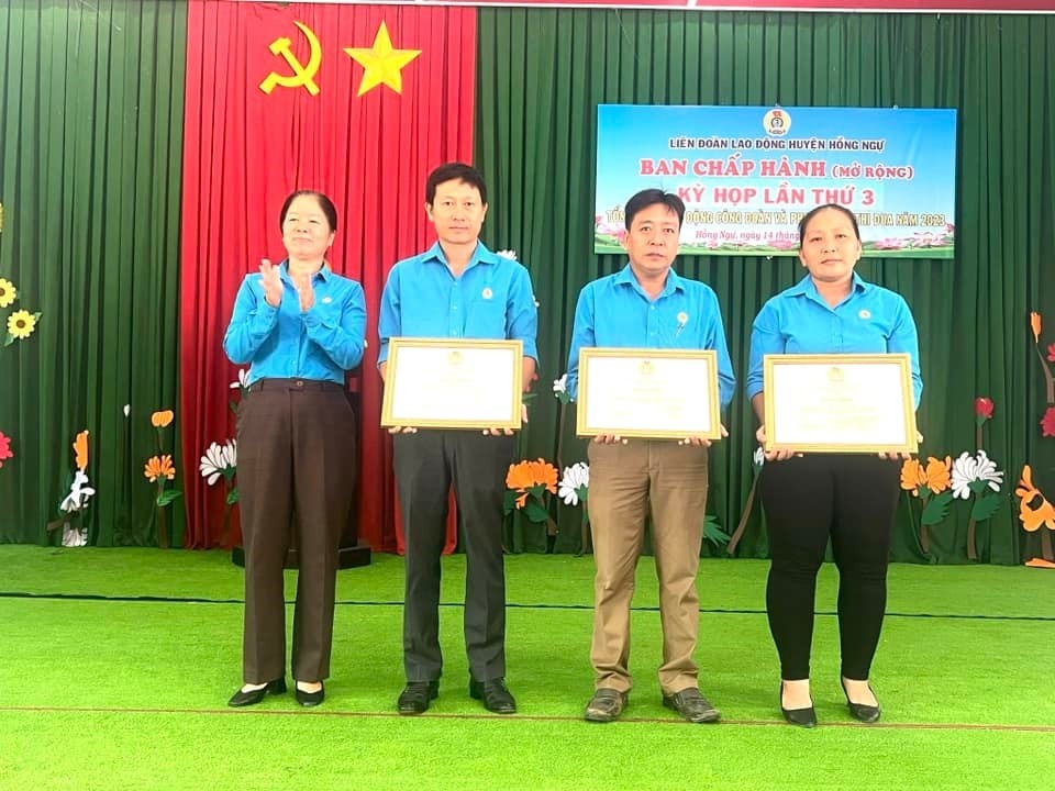 Người Chủ tịch Công đoàn gương mẫu ở Hồng Ngự Người Chủ tịch Công đoàn gương mẫu ở Hồng Ngự