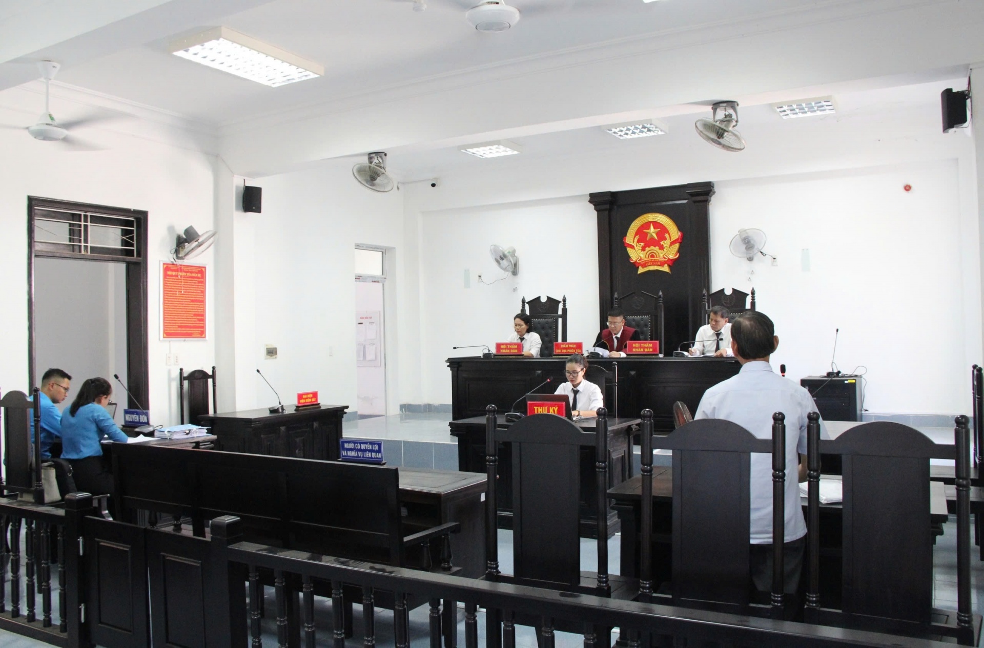 Vụ Công đoàn Đà Nẵng khởi kiện DN đòi quyền lợi cho 62 lao động: 7 nguyên đơn đầu tiên 