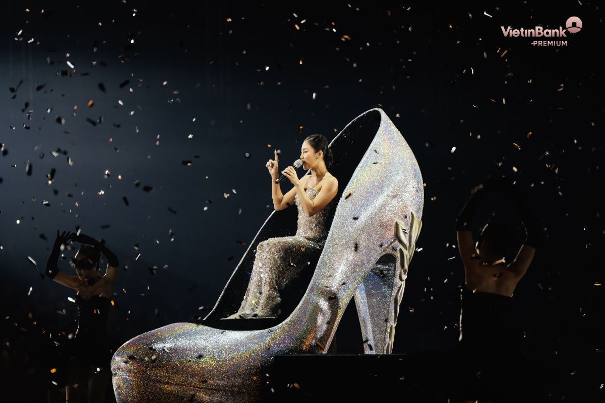 Văn Mai Hương mở màn chương “Khát vọng” Văn Mai Hương mở màn chương “Khát vọng”