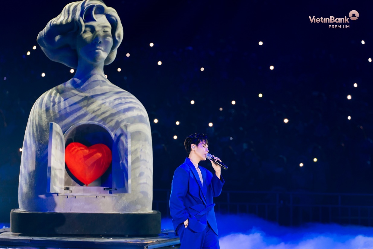 Vũ Cát Tường gây thương nhớ với những bản tình ca da diết Vũ Cát Tường gây thương nhớ với những bản tình ca da diết