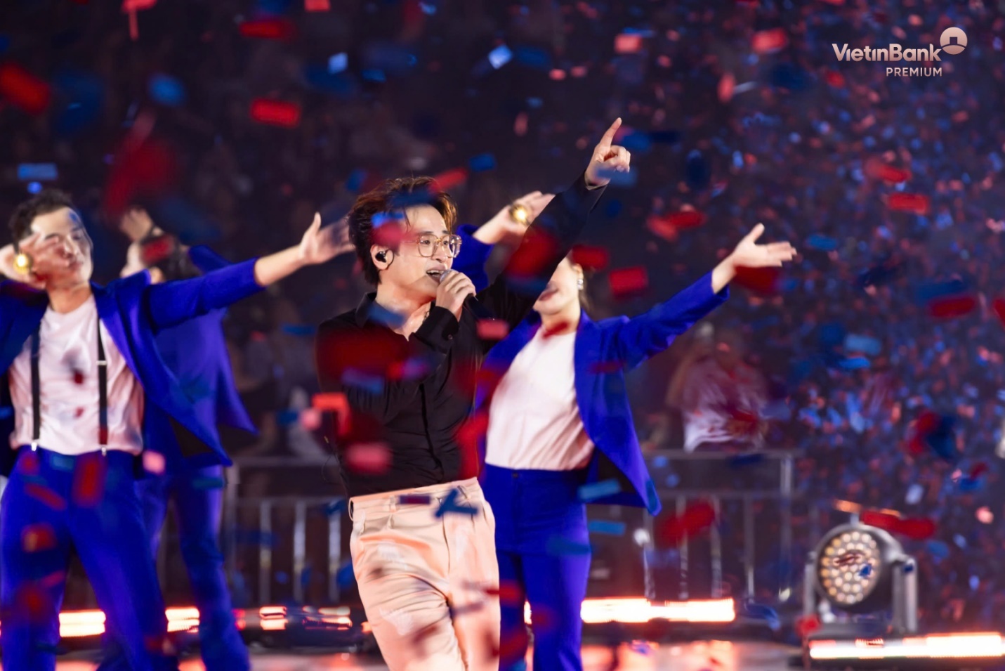 Hà Anh Tuấn với bản mashup đầy cảm xúc Hà Anh Tuấn với bản mashup đầy cảm xúc