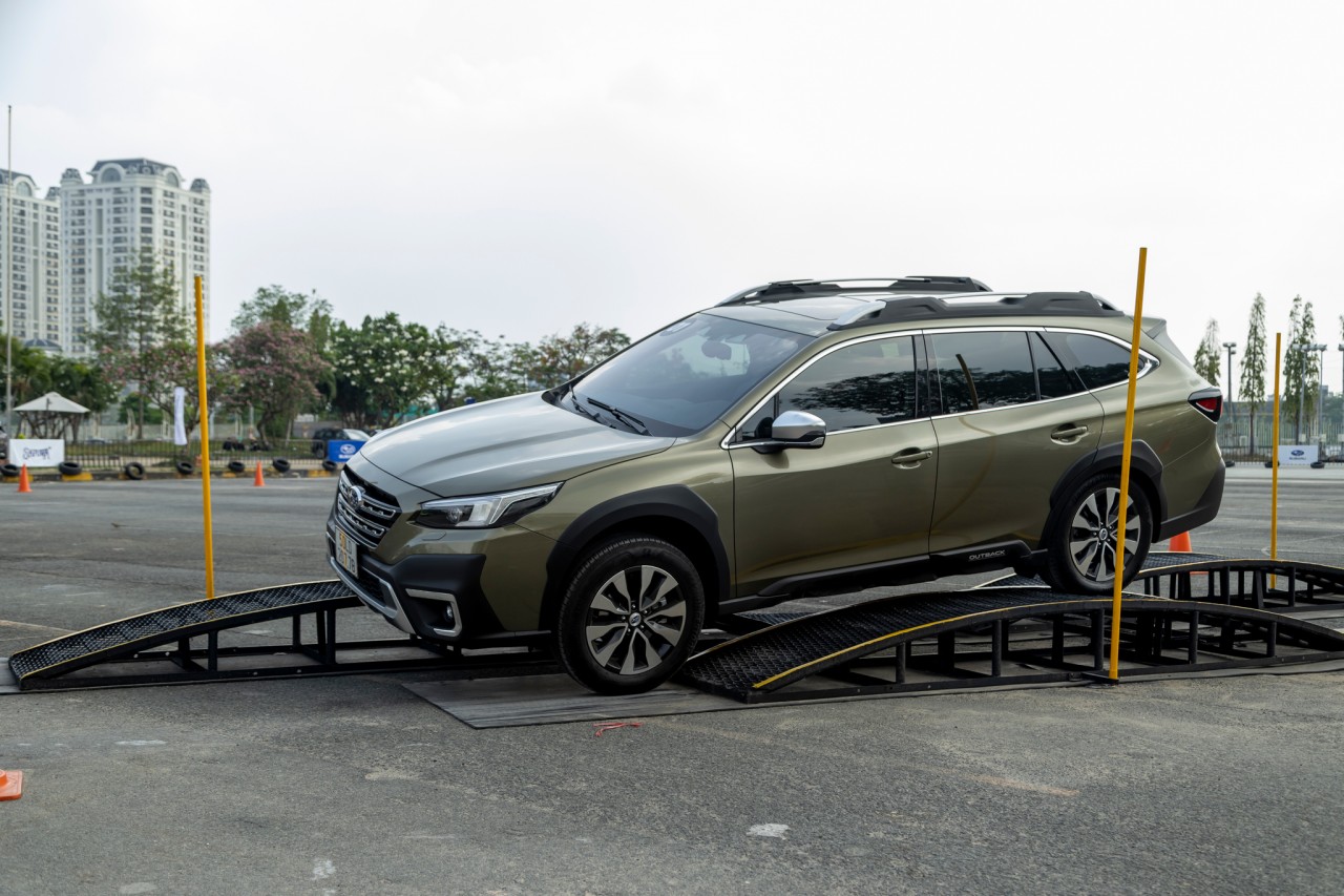 Subaru Outback giảm giá sâu tới 403 triệu đồng, nhưng vẫn kén khách