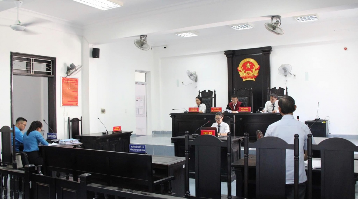 Người lao động phấn khởi trước tin Công đoàn thắng kiện Người lao động phấn khởi trước tin Công đoàn thắng kiện