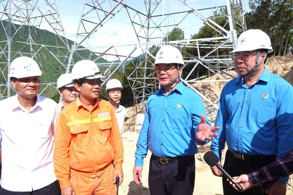 Khí thế hào hùng, tinh thần nhiệt huyết trên công trình đường dây 500kV mạch 3 sẽ tiếp tục lan tỏa