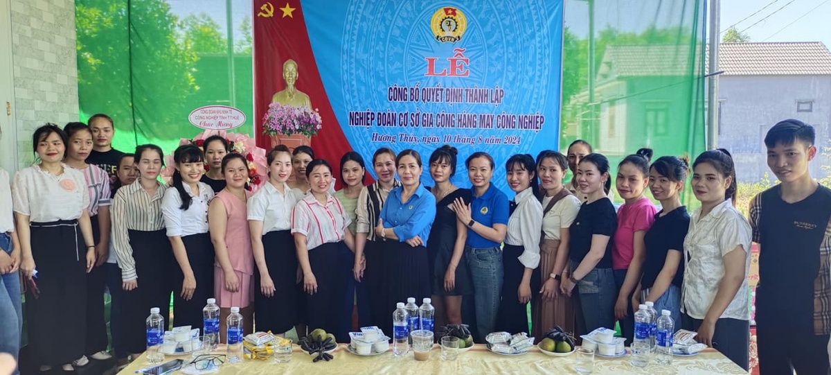 Thợ cắt tóc, thợ may và giáo viên tư thục vào nghiệp đoàn