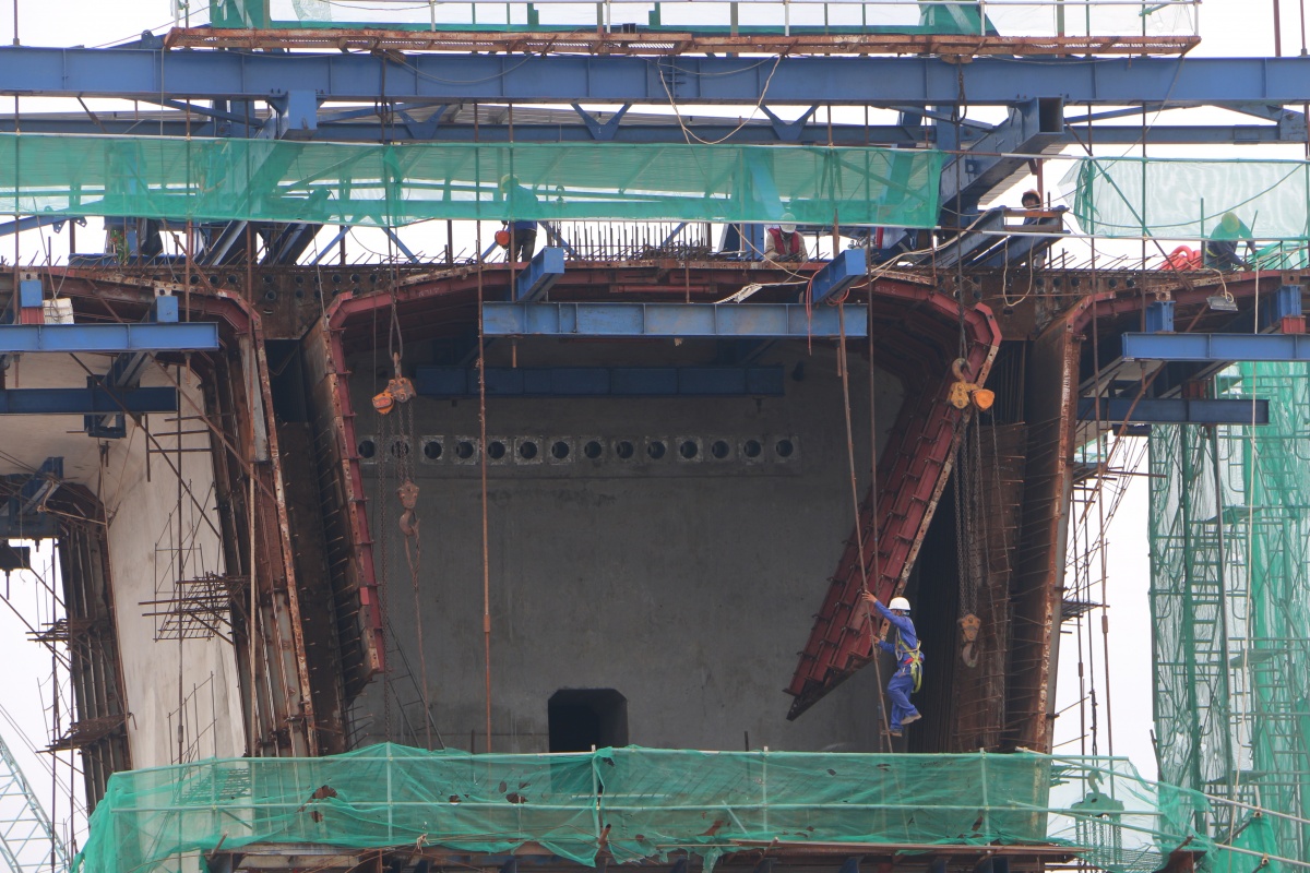 Công nhân hối hả trên công trường dịp lễ 2/9 Công nhân hối hả trên công trường dịp lễ 2/9