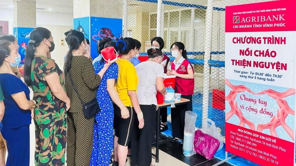 Nồi cháo tình thương của Công đoàn Agribank chi nhánh tỉnh Vĩnh Phúc